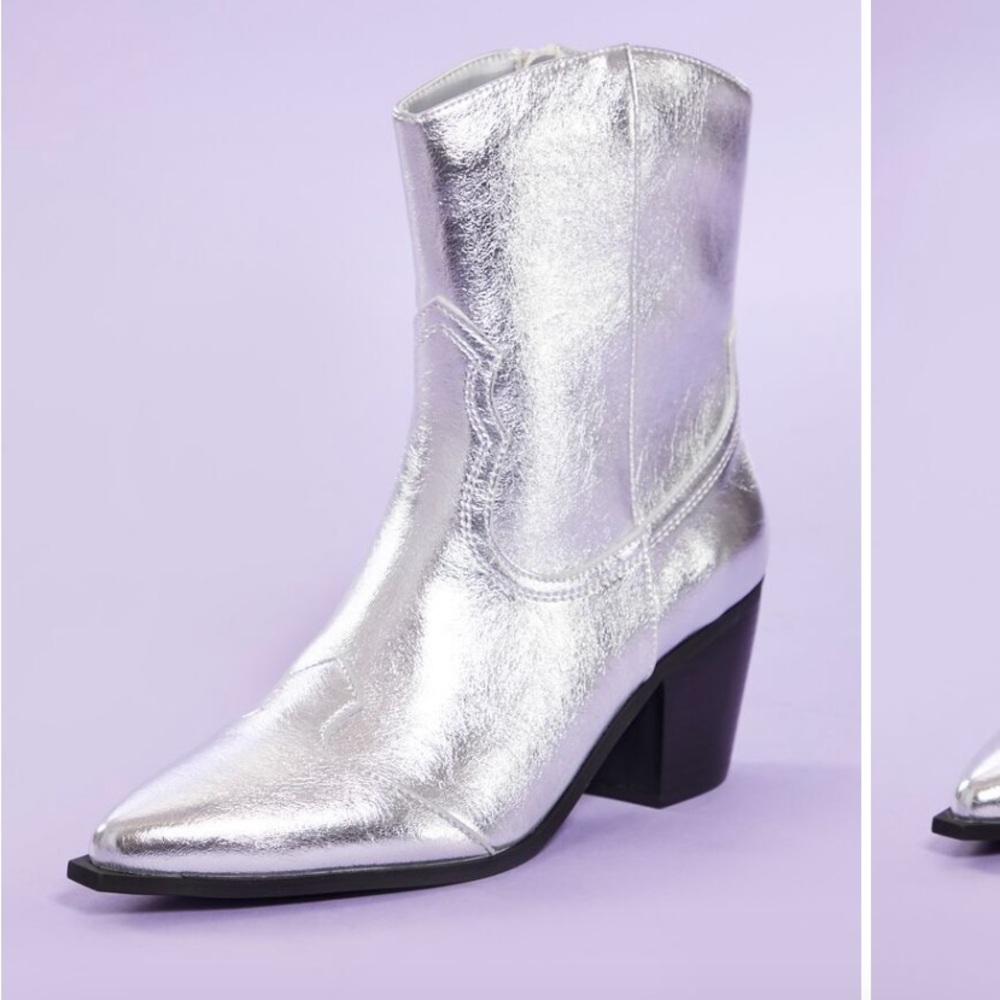 ✨METALLIC - SNAKE SKIN COWBOY BOOTS✨